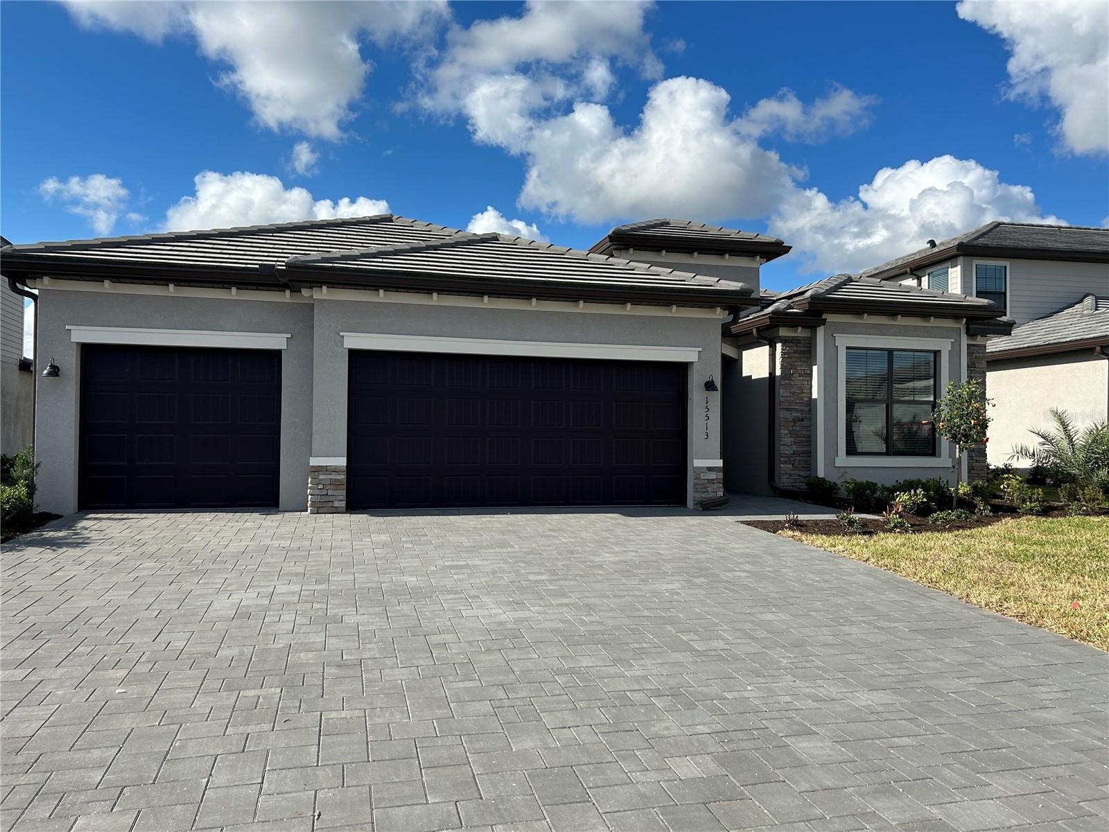 15513 WHITE LINEN DR