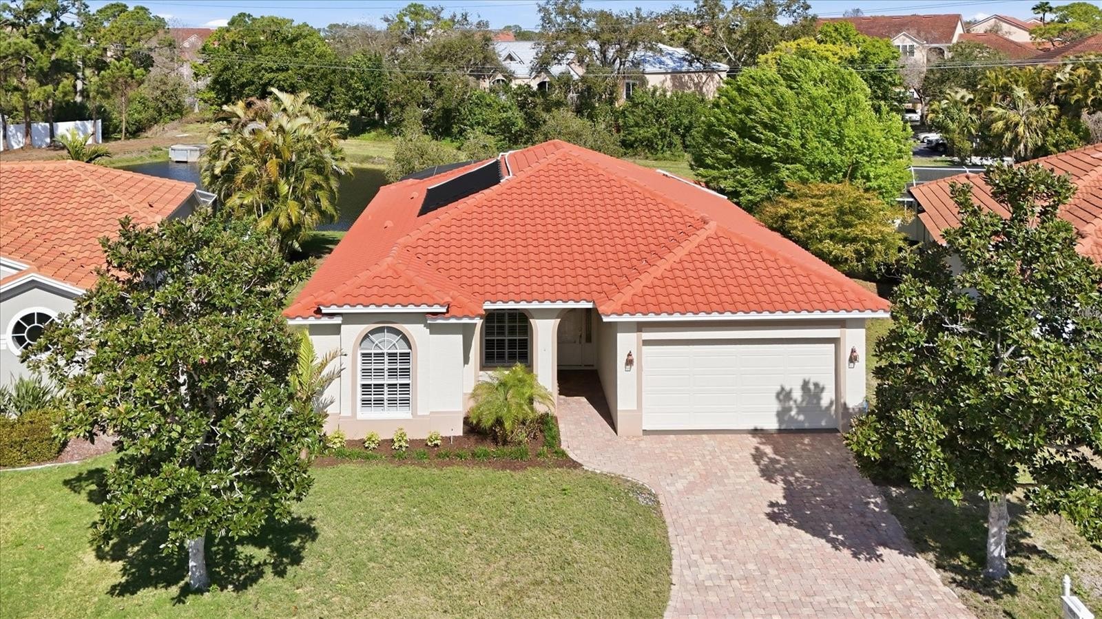 8876 HUNTINGTON POINTE DR