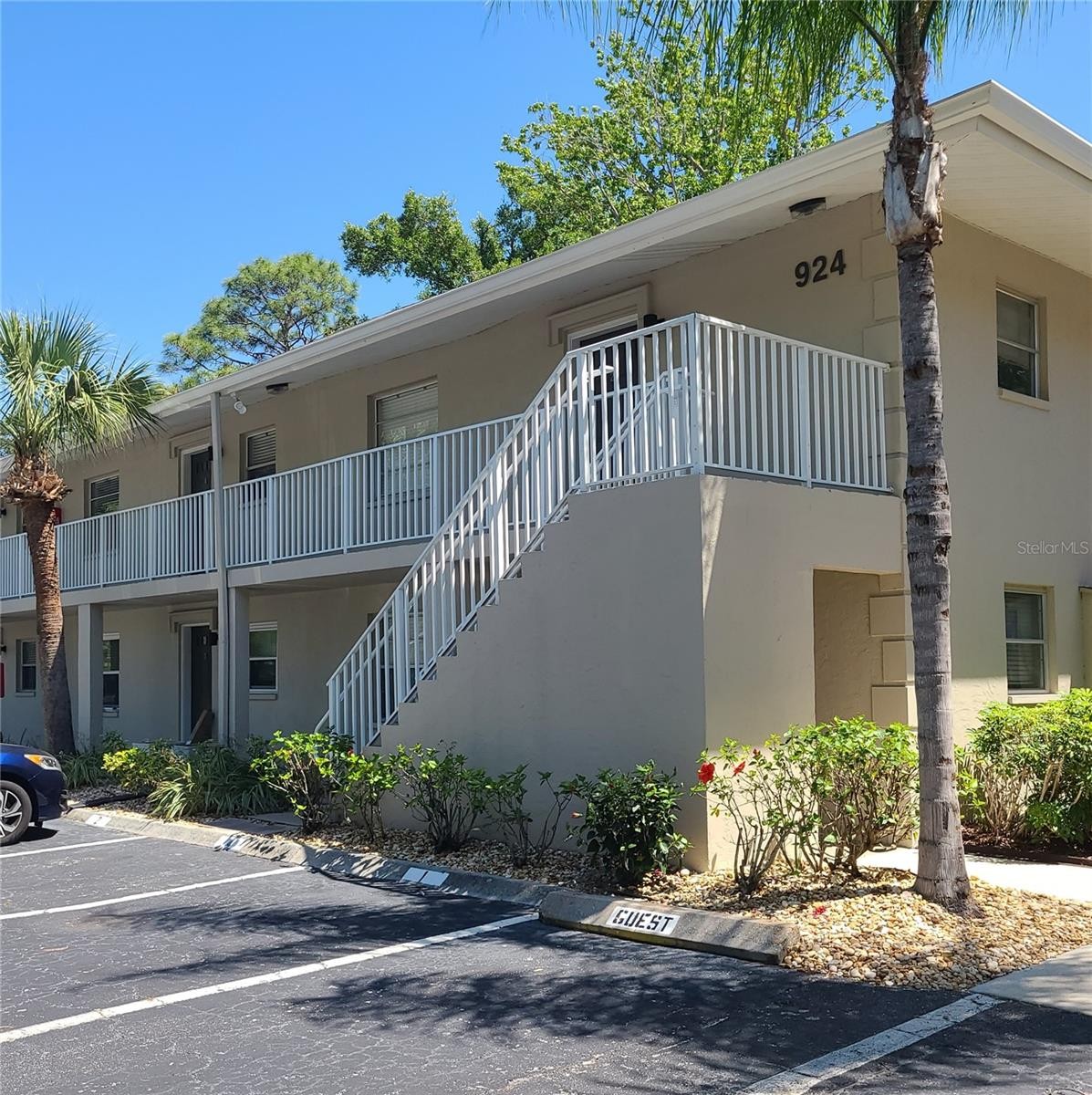 924 LA COSTA CIR #4