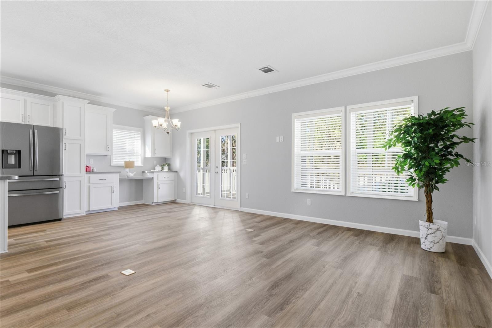 571 ORIENTAL POPPY DR