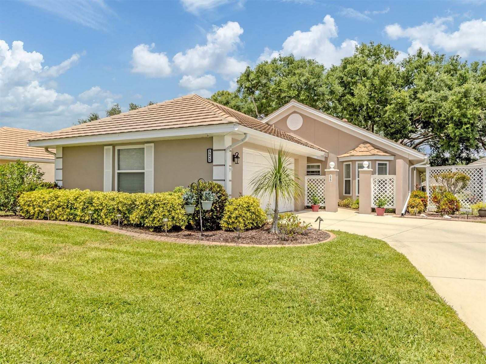 525 CLUBSIDE CIRCLE CIR #53