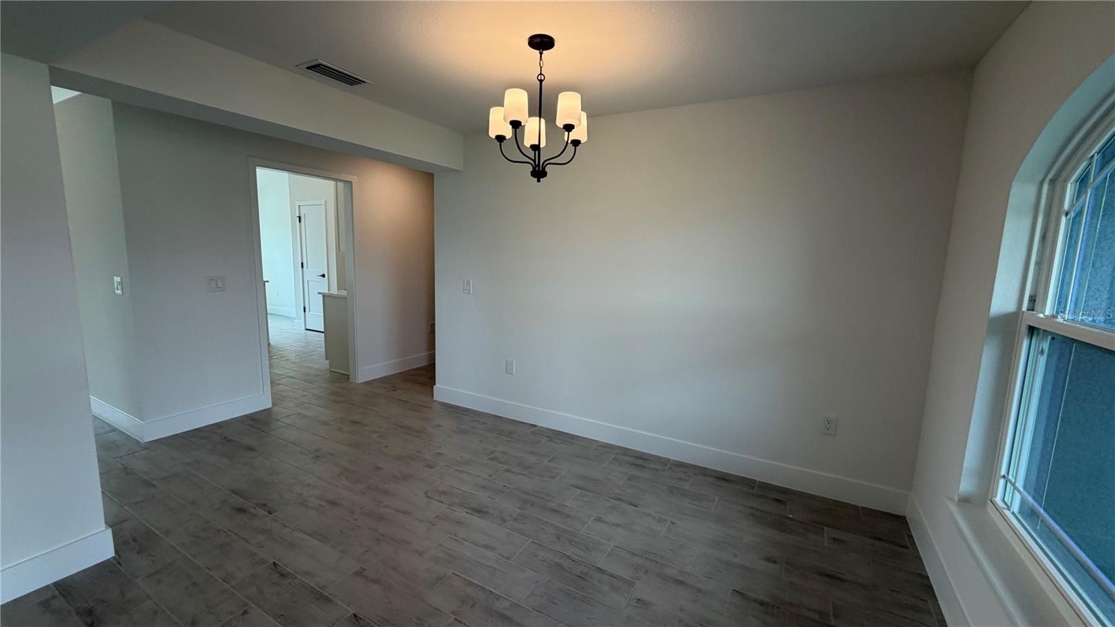 2239 N BISCAYNE DR