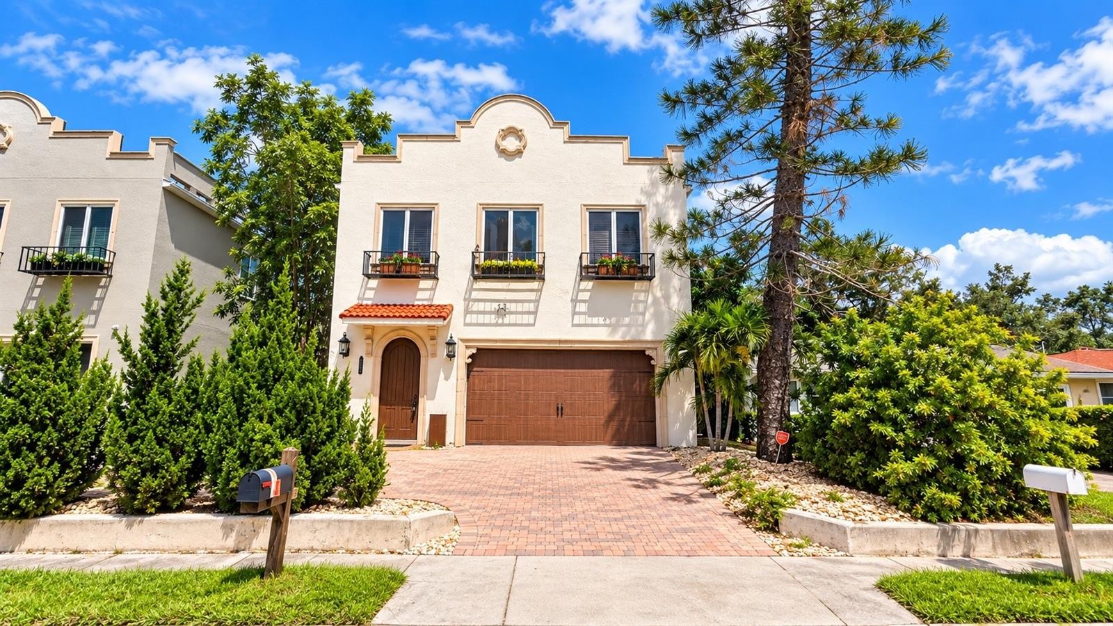 2225 BAHIA VISTA ST