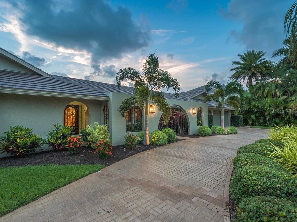 111 N WARBLER LN