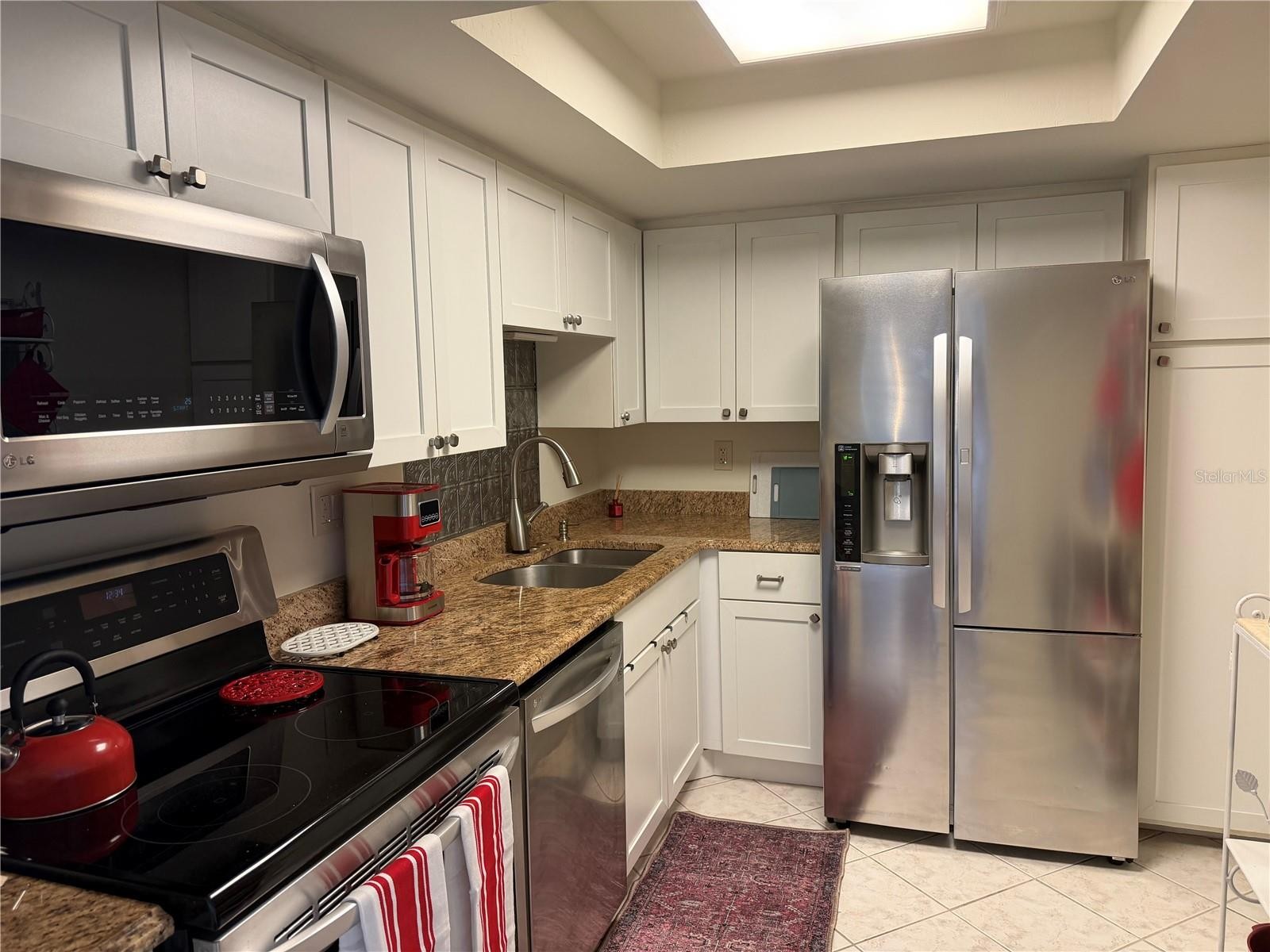 618 BIRD BAY DR S #110