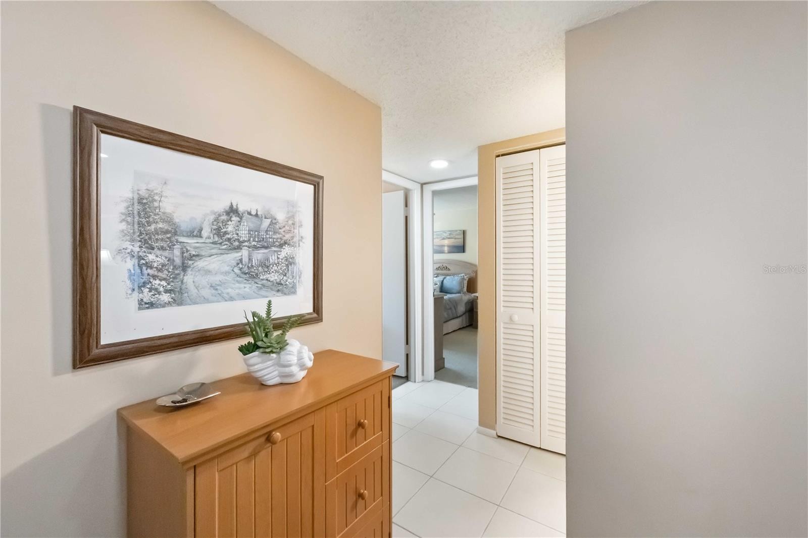 2756 CLUBHOUSE DR #101