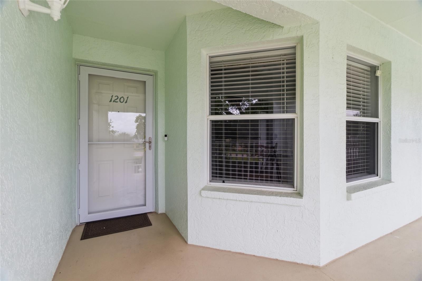 5725 GREENWOOD AVE #1201
