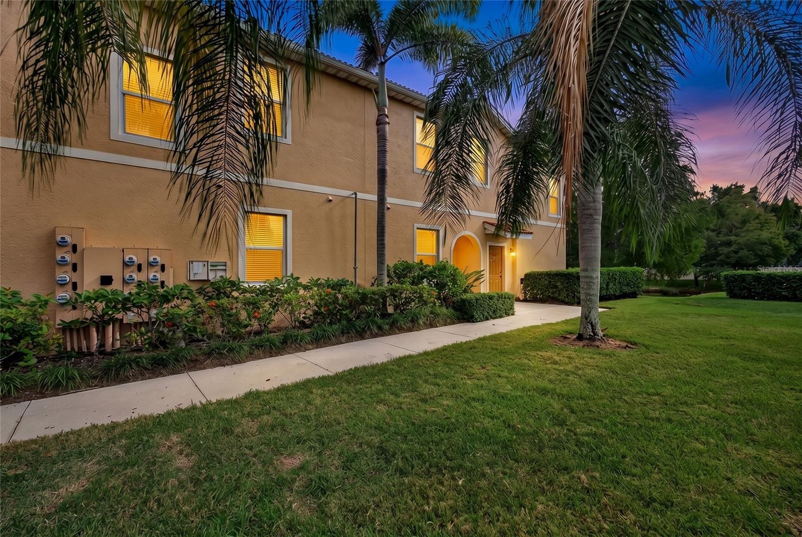 3707 PARKRIDGE CIR #7-106