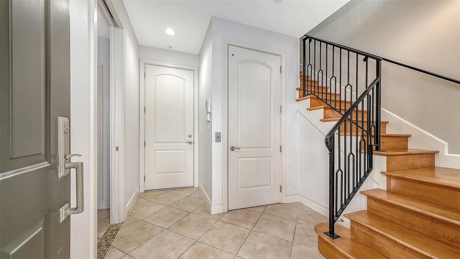 235 COCOANUT AVE #113C