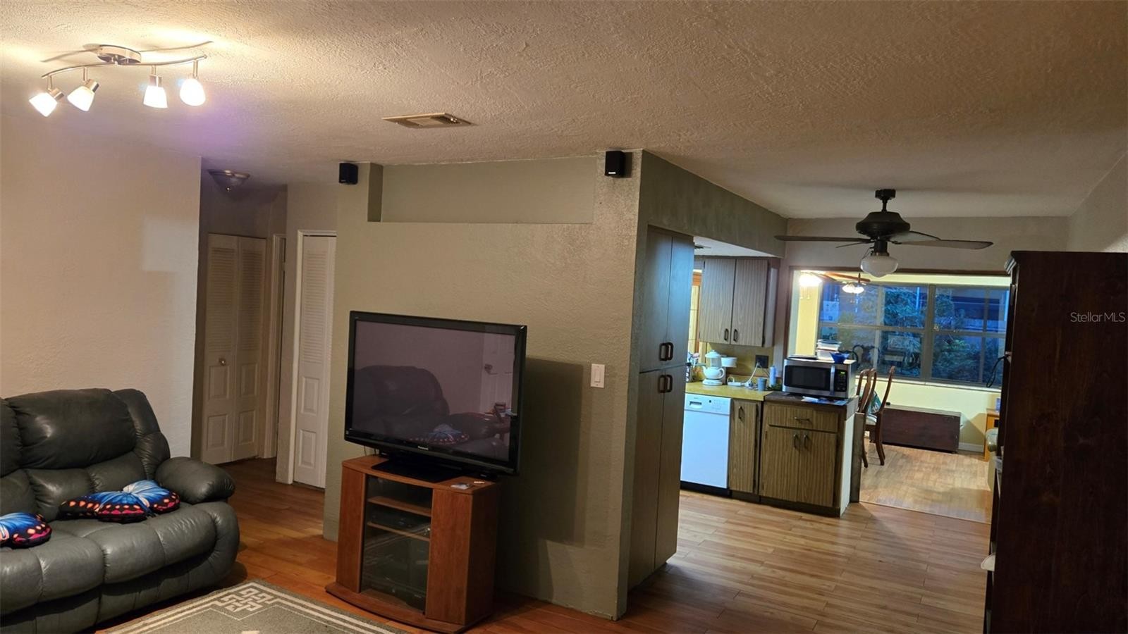 3763 KOSTEN PL