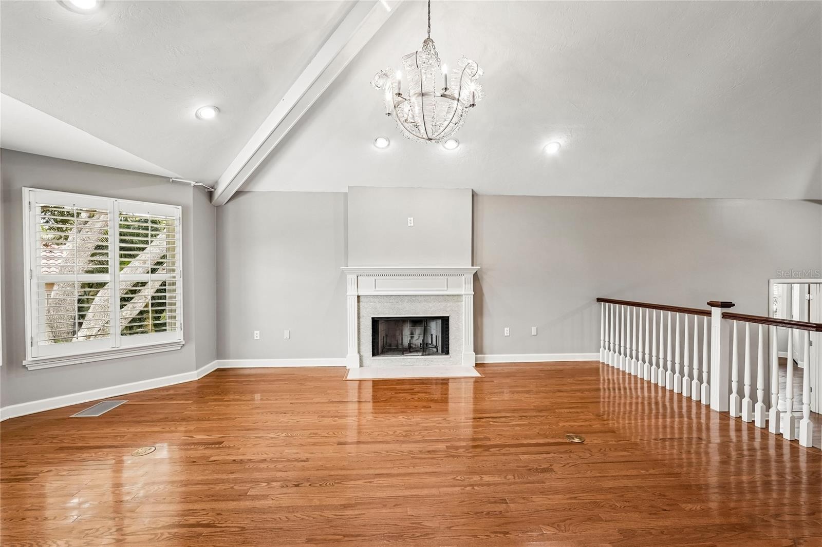 1675 LANDINGS LN
