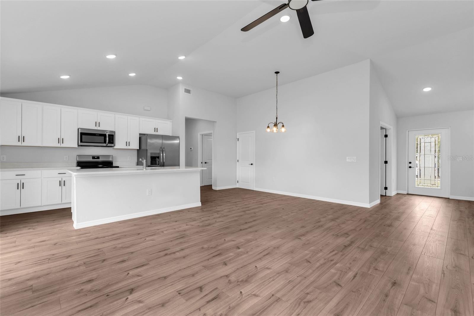 3610 LAREDO AVE