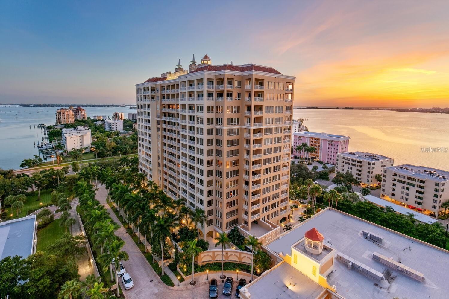 35 WATERGATE DR #502