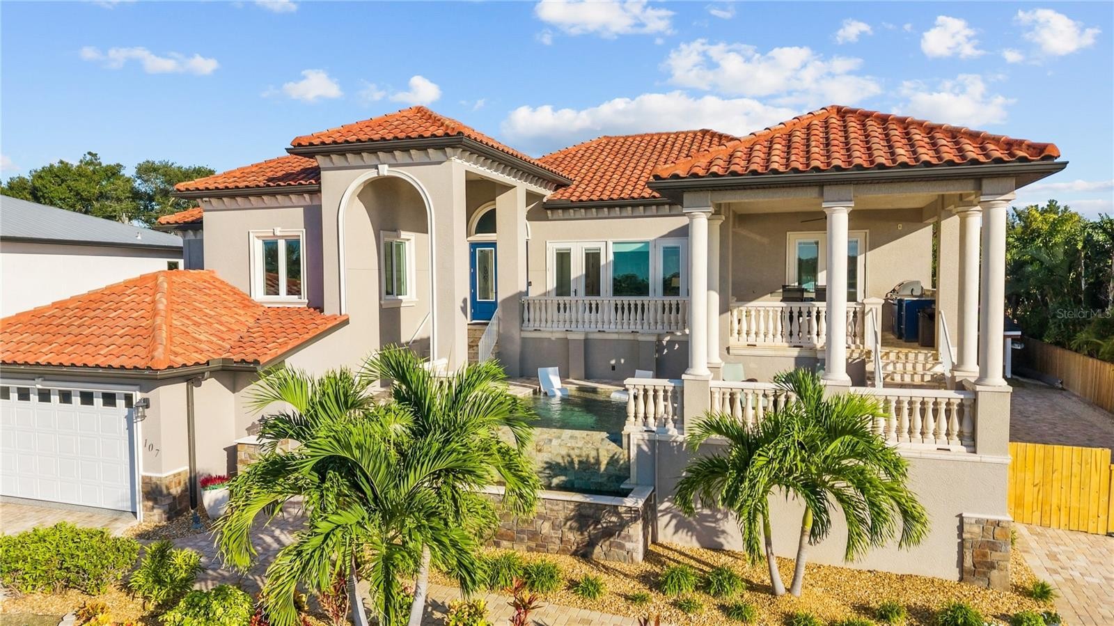 107 SUNSET DR