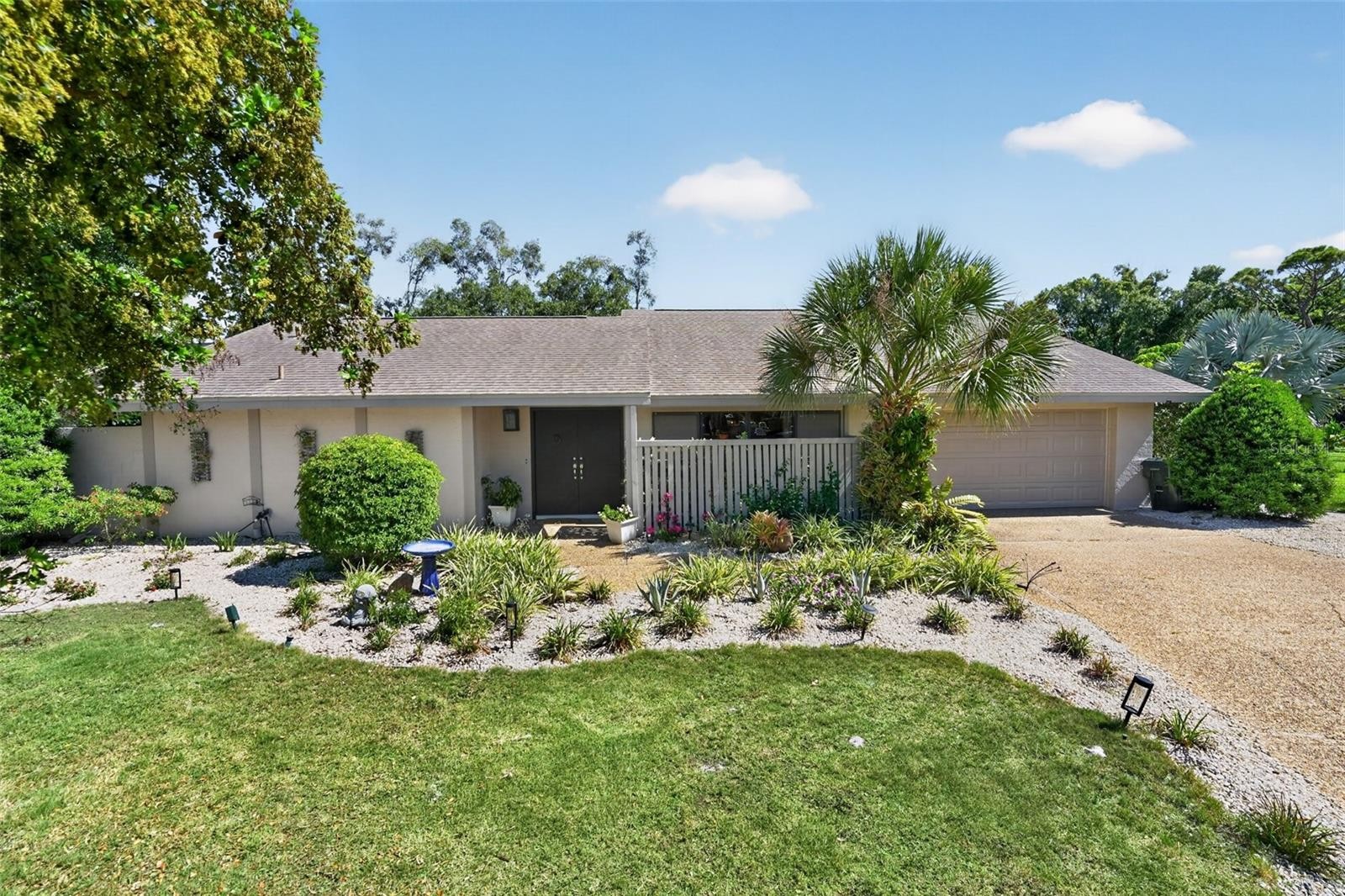 3935 COUNTRY VIEW LN