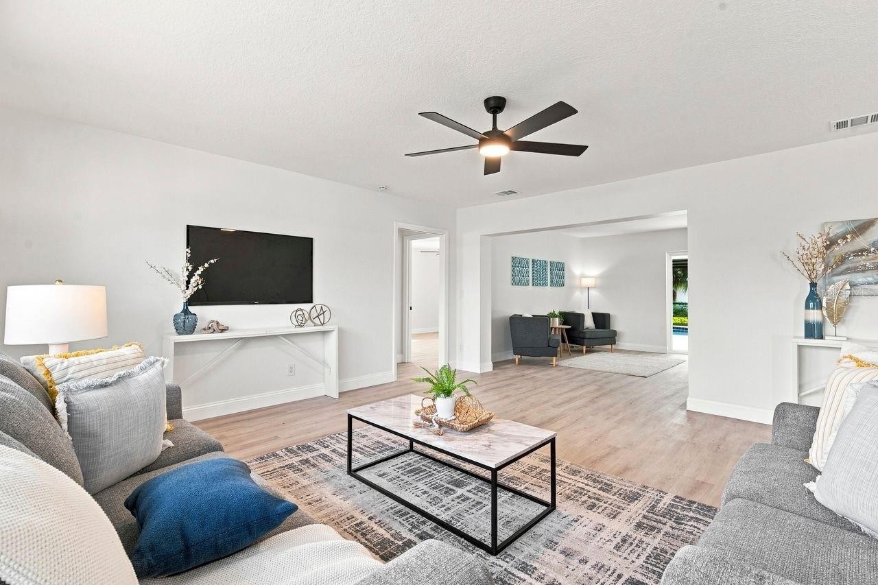 212 GIOTTO DR