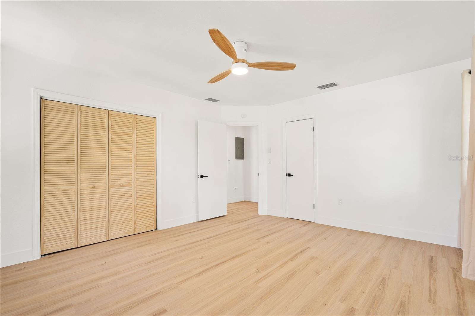 2002 VIRGINIA DR
