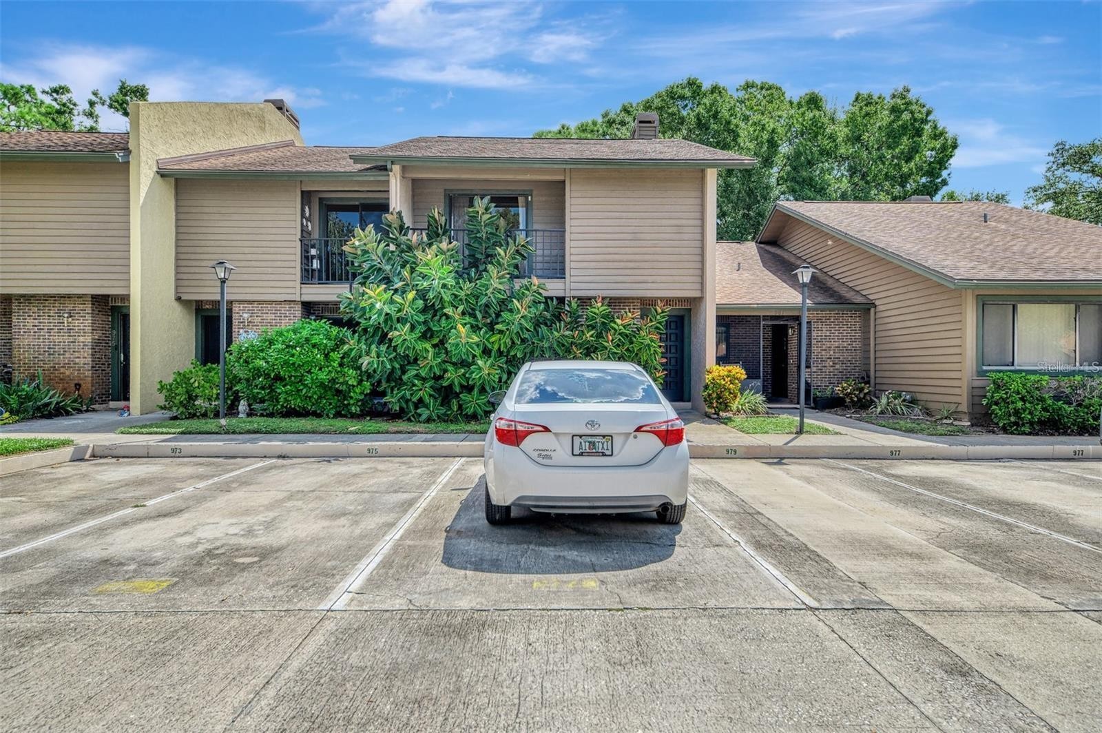 975 SUNRIDGE DR #112