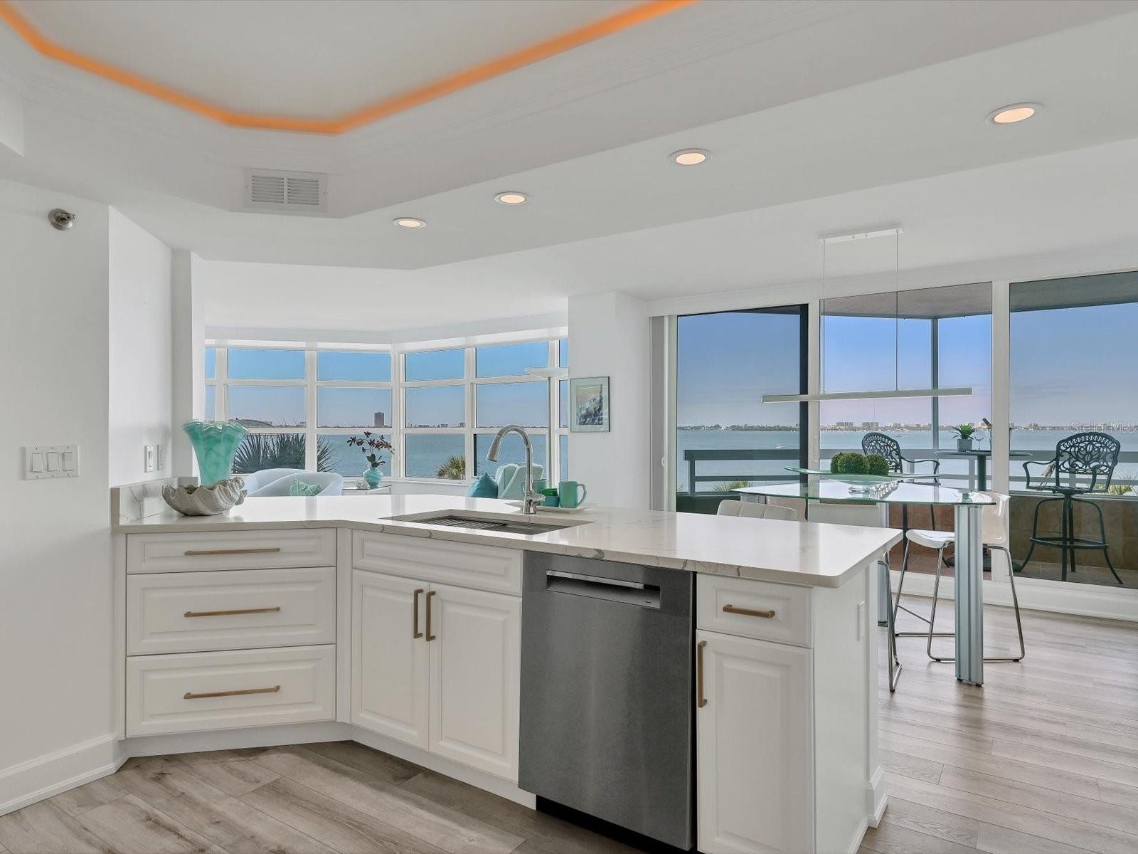 988 BLVD OF THE ARTS #414