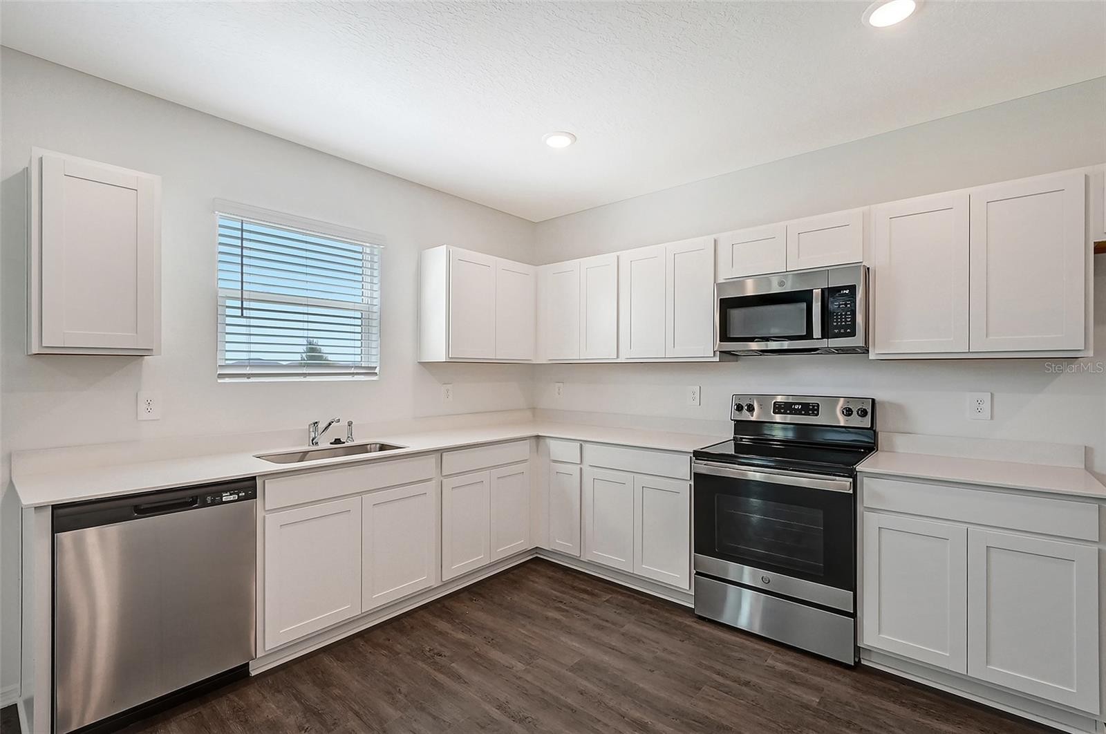 11391 LAKE LOUISA TERRACE