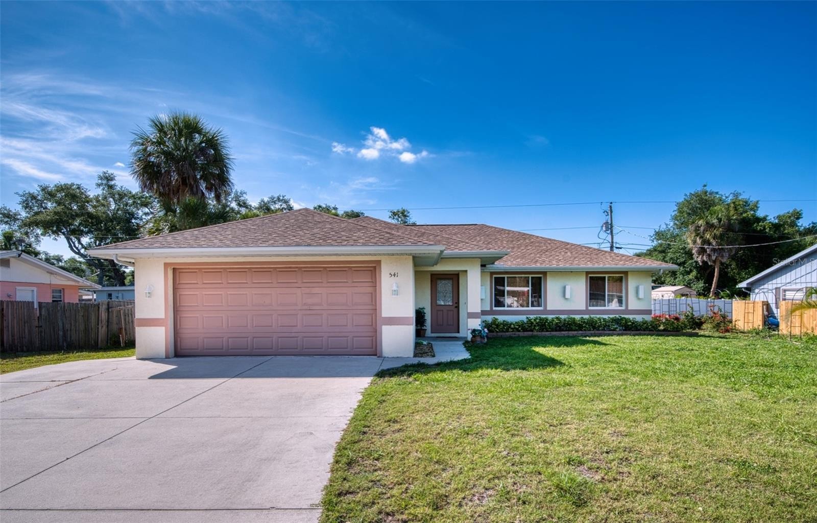 541 FALKLAND RD