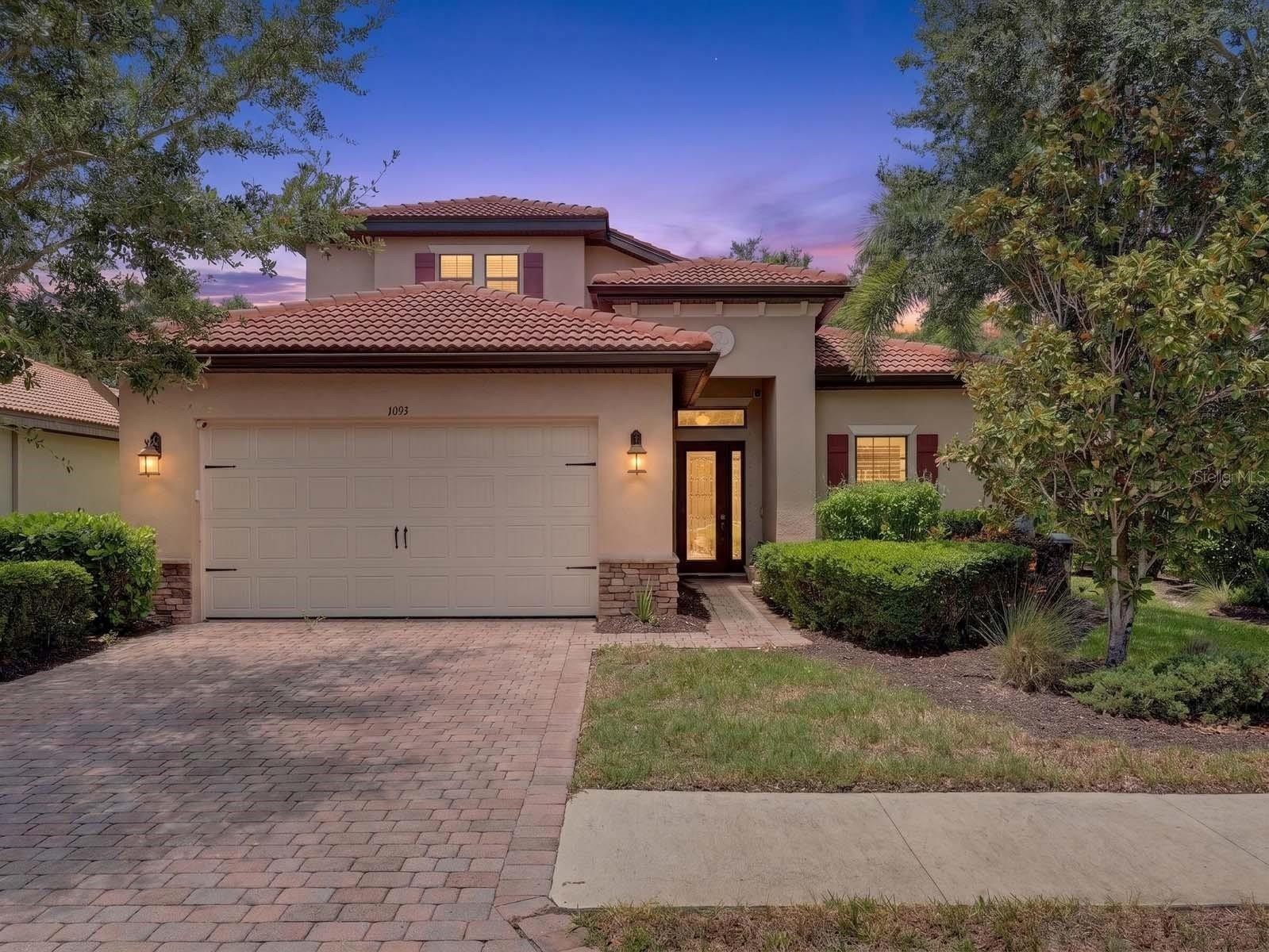1093 BLUFFWOOD DR