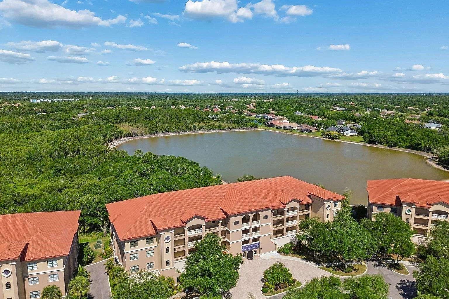 7702 LAKE VISTA CT #202