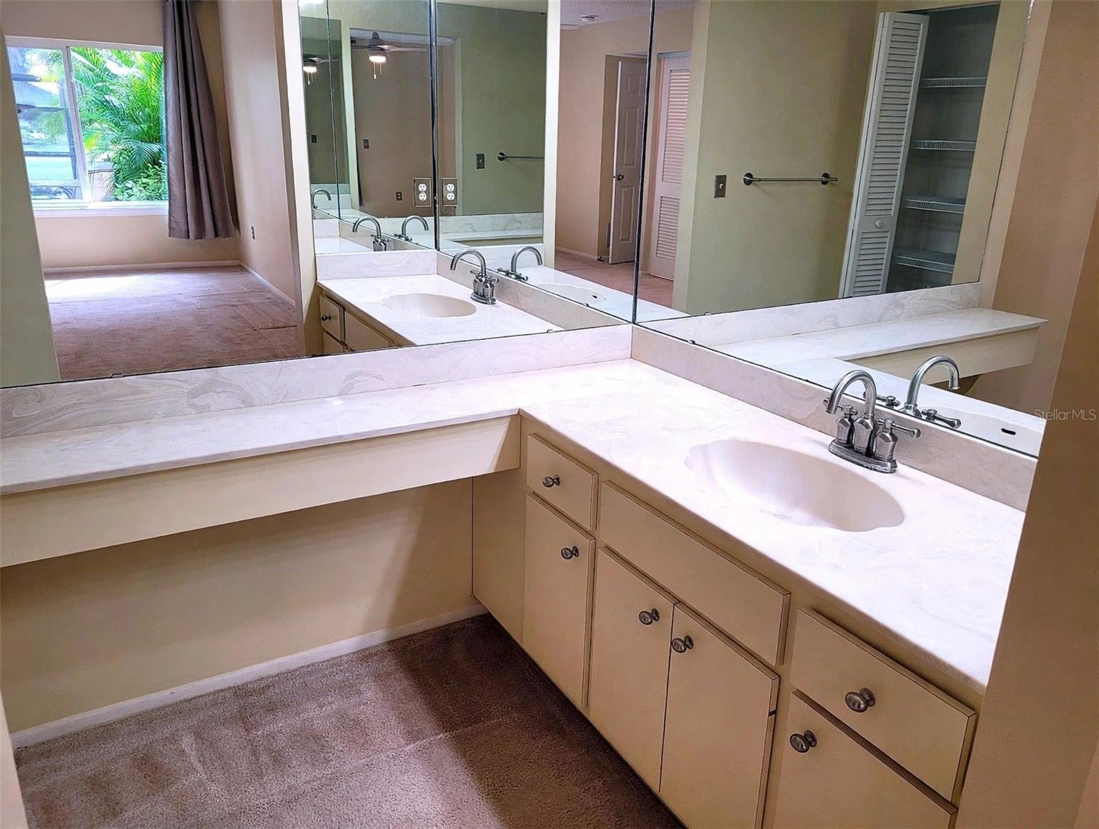 4678 WILLOW WOOD CIR #38
