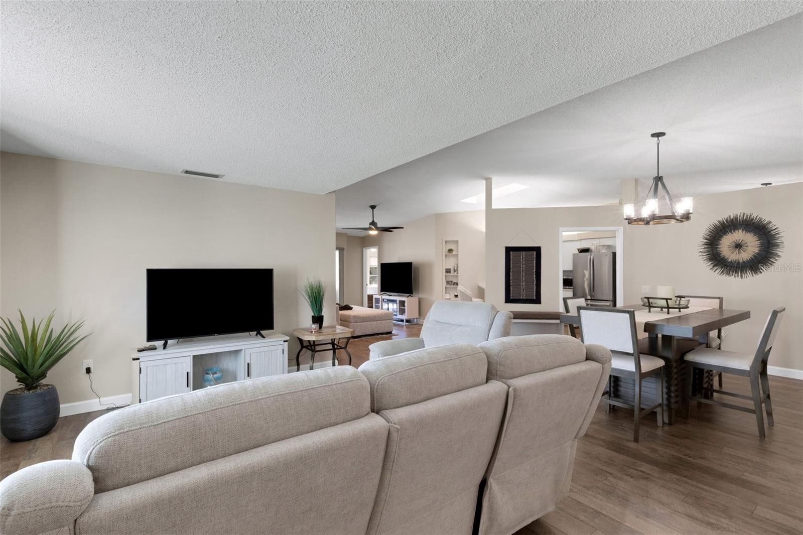 5621 GARDEN LAKES PALM