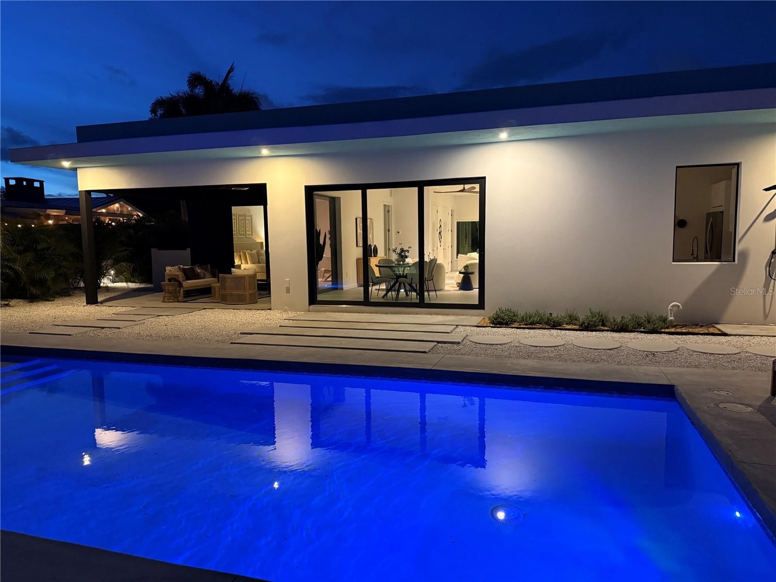 2306 VALENCIA DR