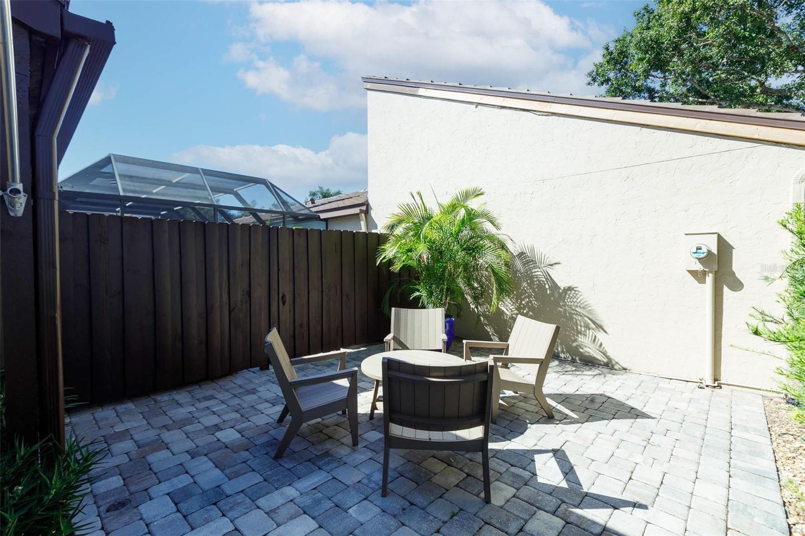 3694 GLEN OAKS MANOR DR