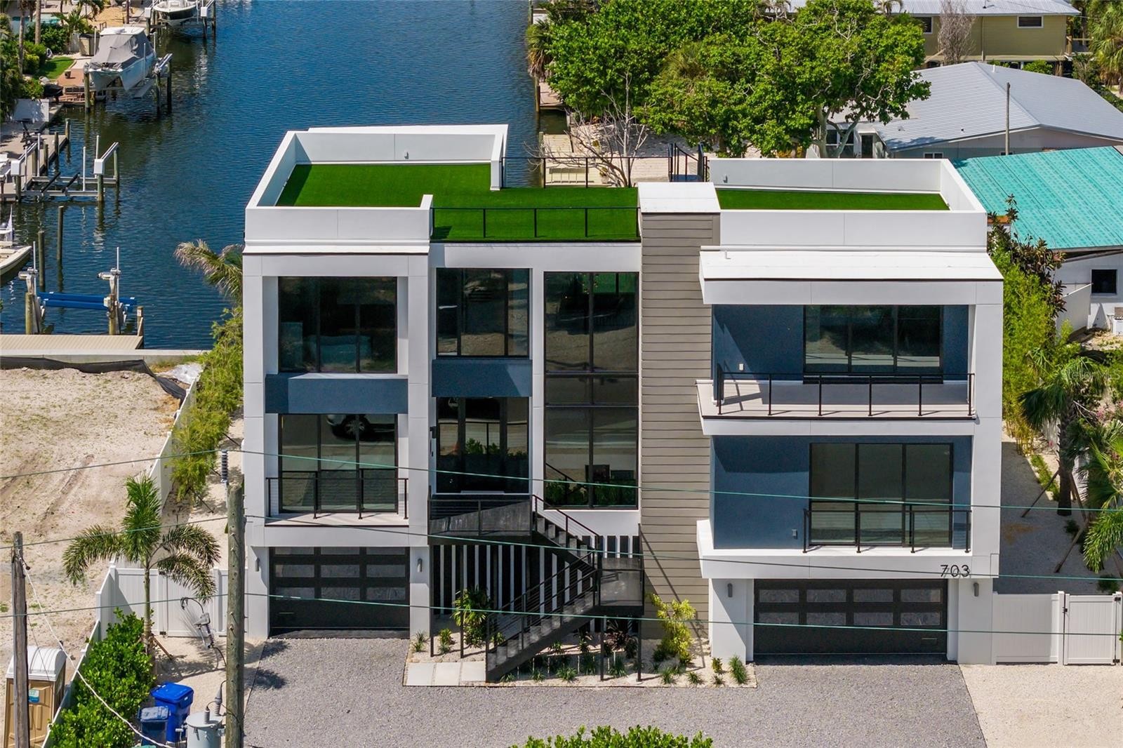 703 S BAY BLVD