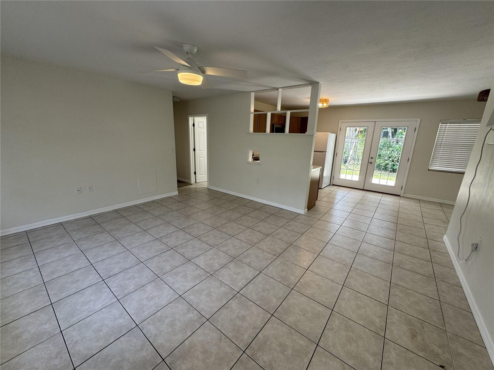 516 LAUREL RD W