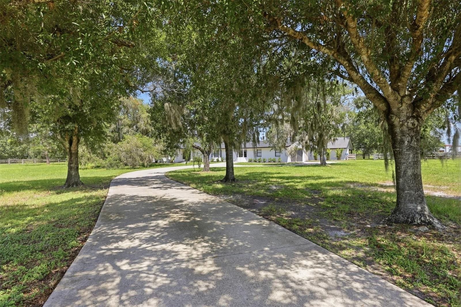 3810 HIDDEN RIVER RD