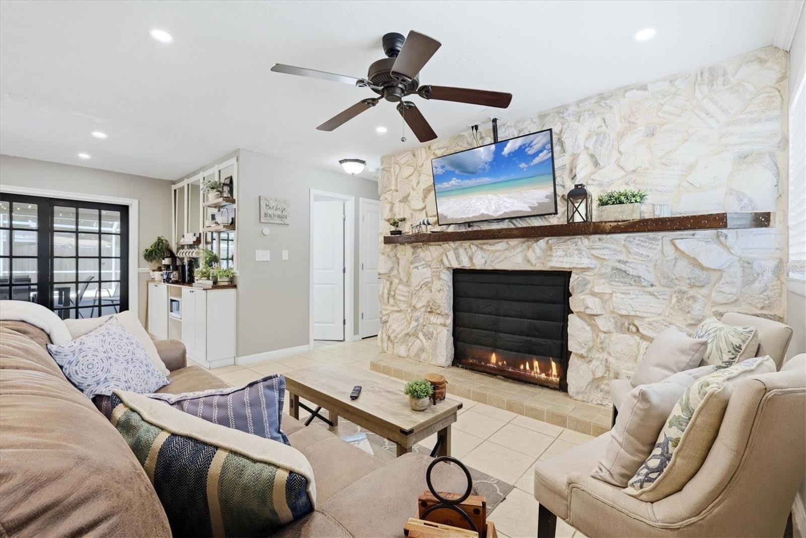 3818 BUCKEYE CIR