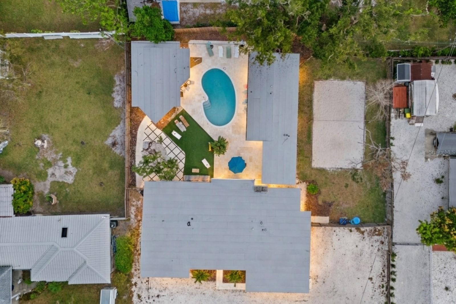 2069 BOUGAINVILLEA ST