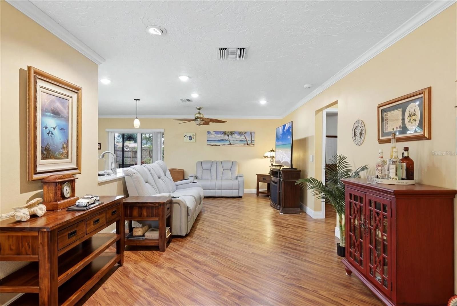 918 ELL WAY