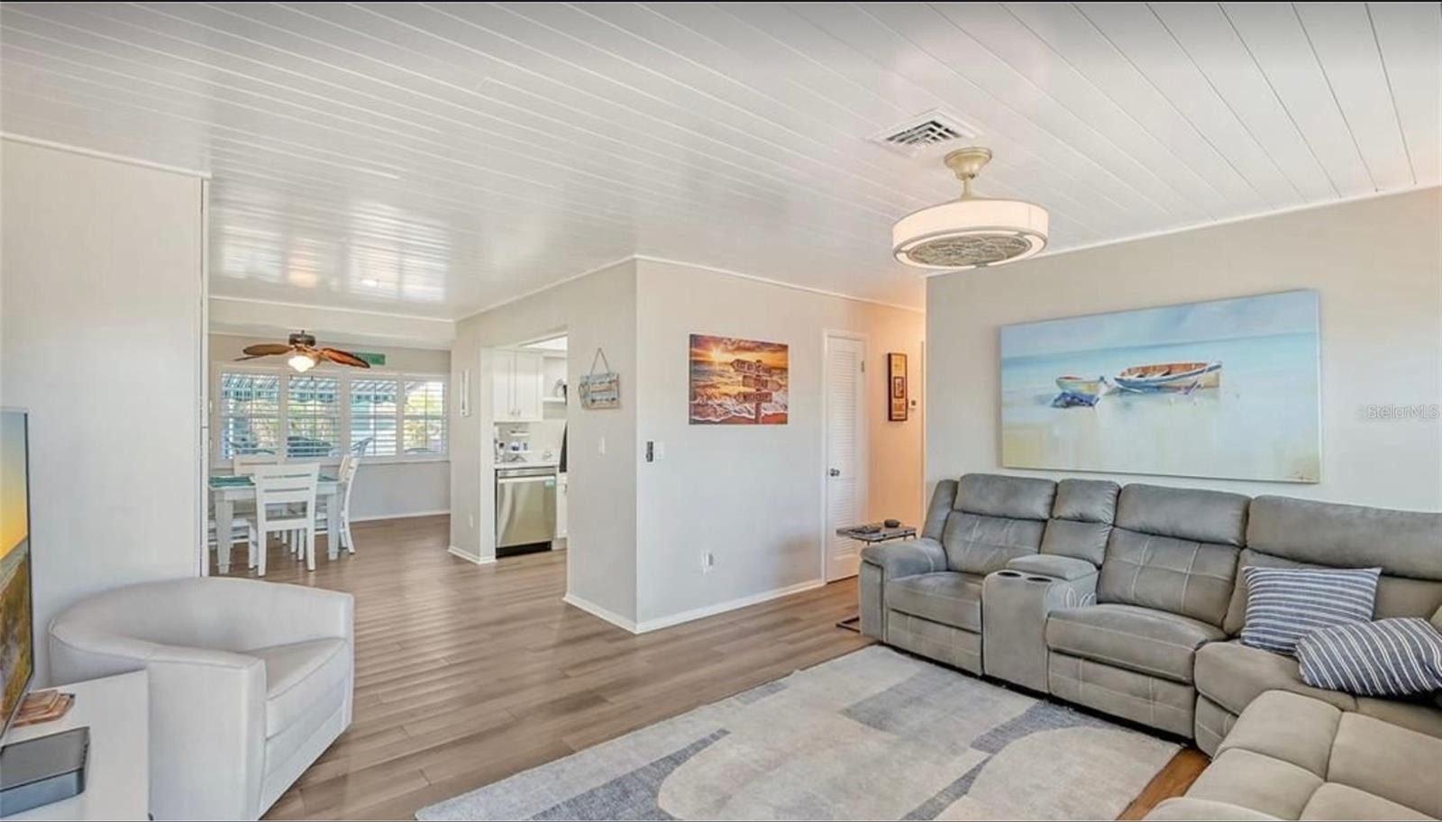 1019 BEACH MANOR CTR #35