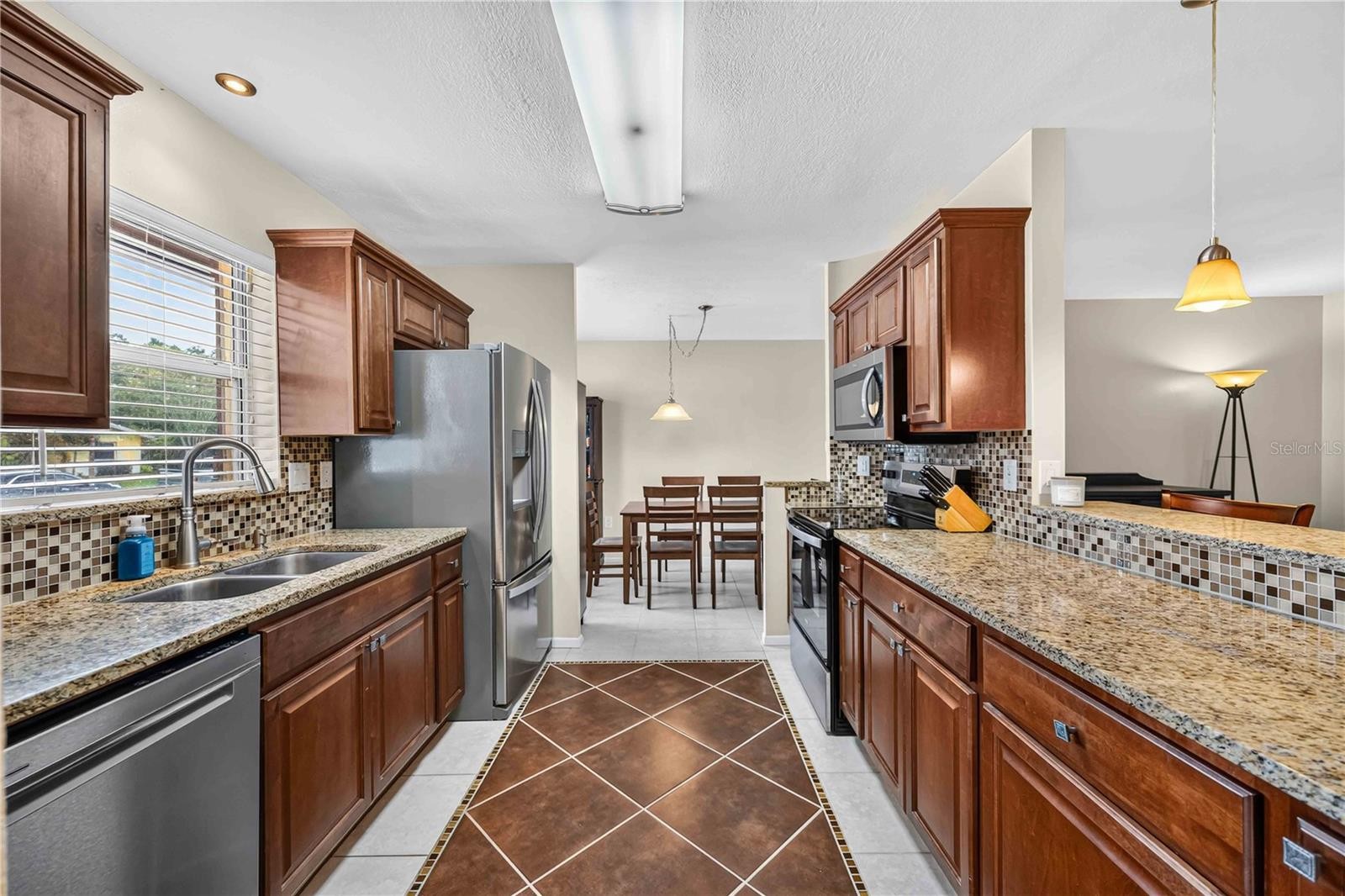 3718 WOODMONT DR