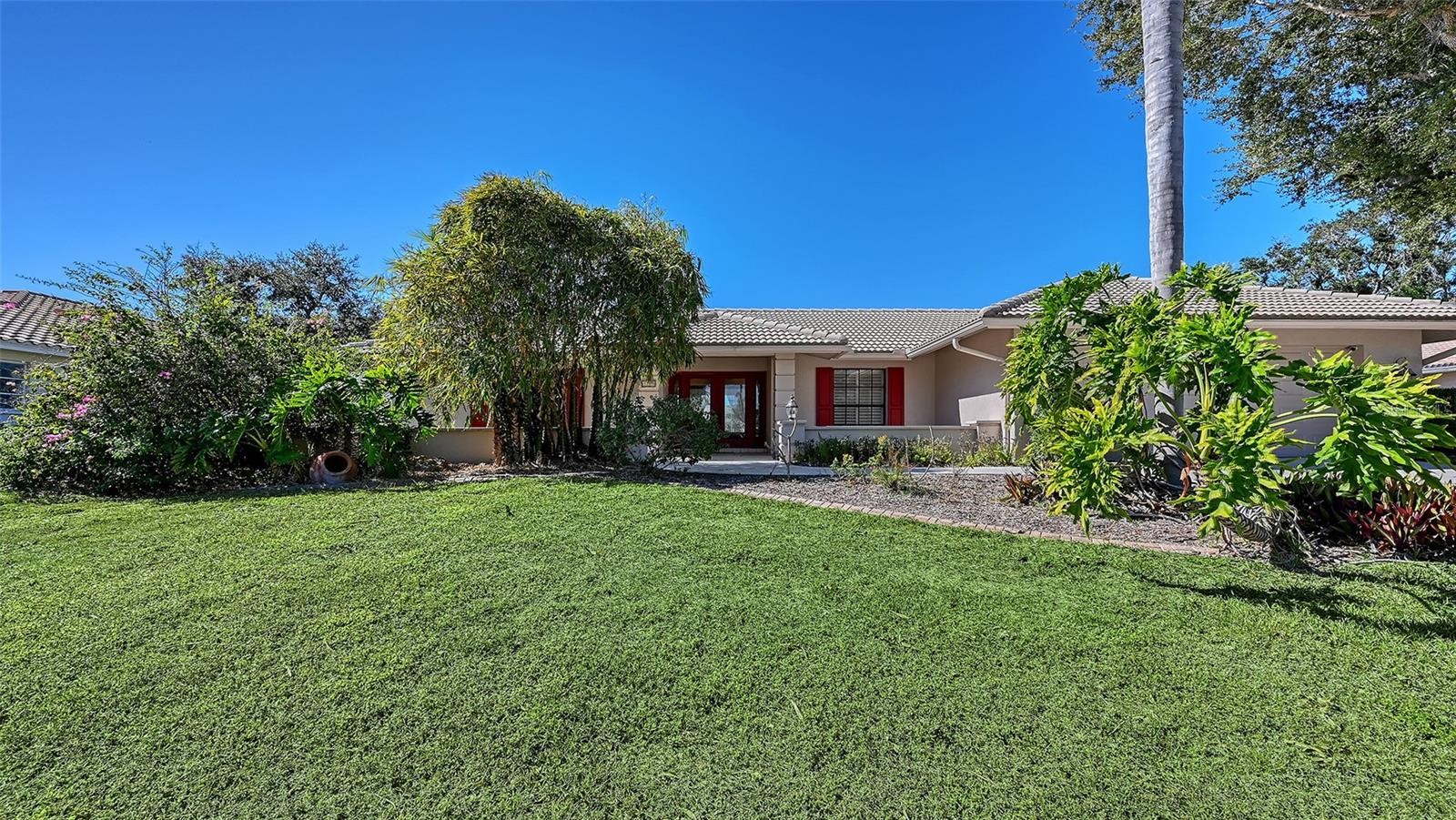 1109 DELACROIX CIR
