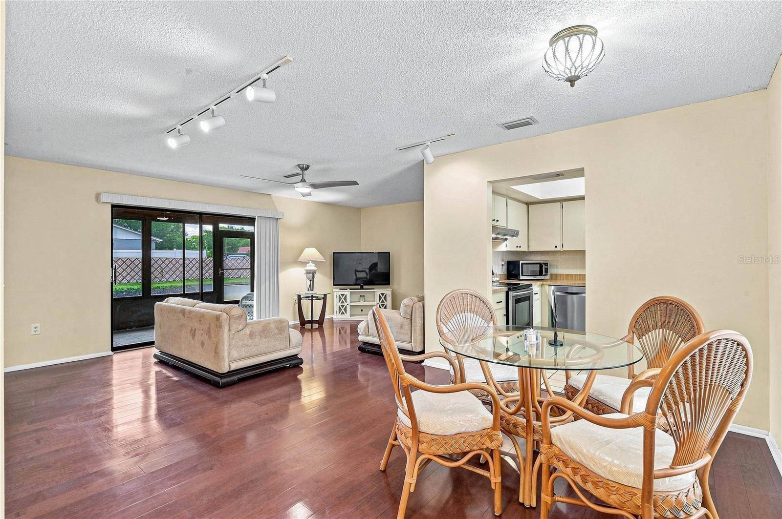 3189 GLEN ELYN BLVD #3