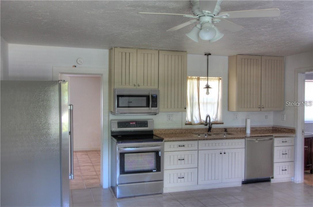 613 SHORE RD
