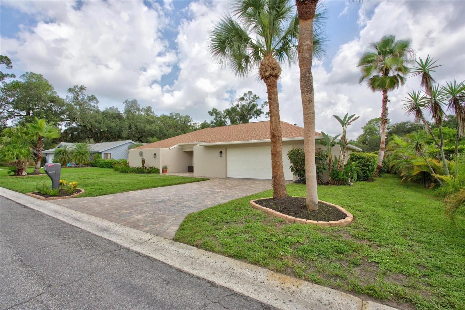 4872 HAWKSHEAD PARK