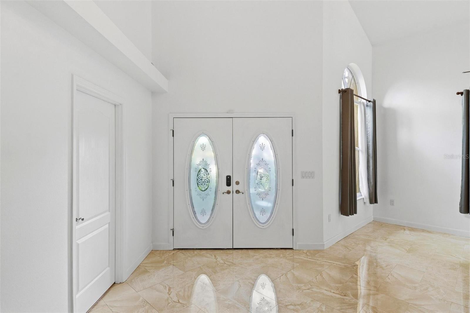 2429 WHIPPOORWILL CIR