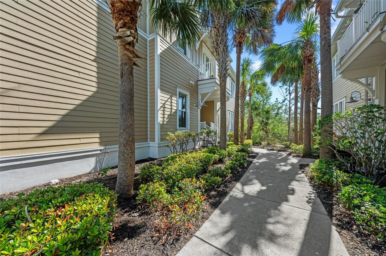 275 SAPPHIRE LAKE DR #101