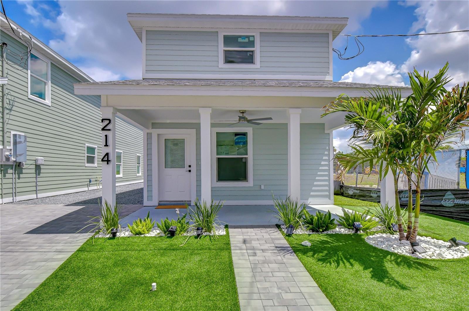 214 8TH AVENUE DR W