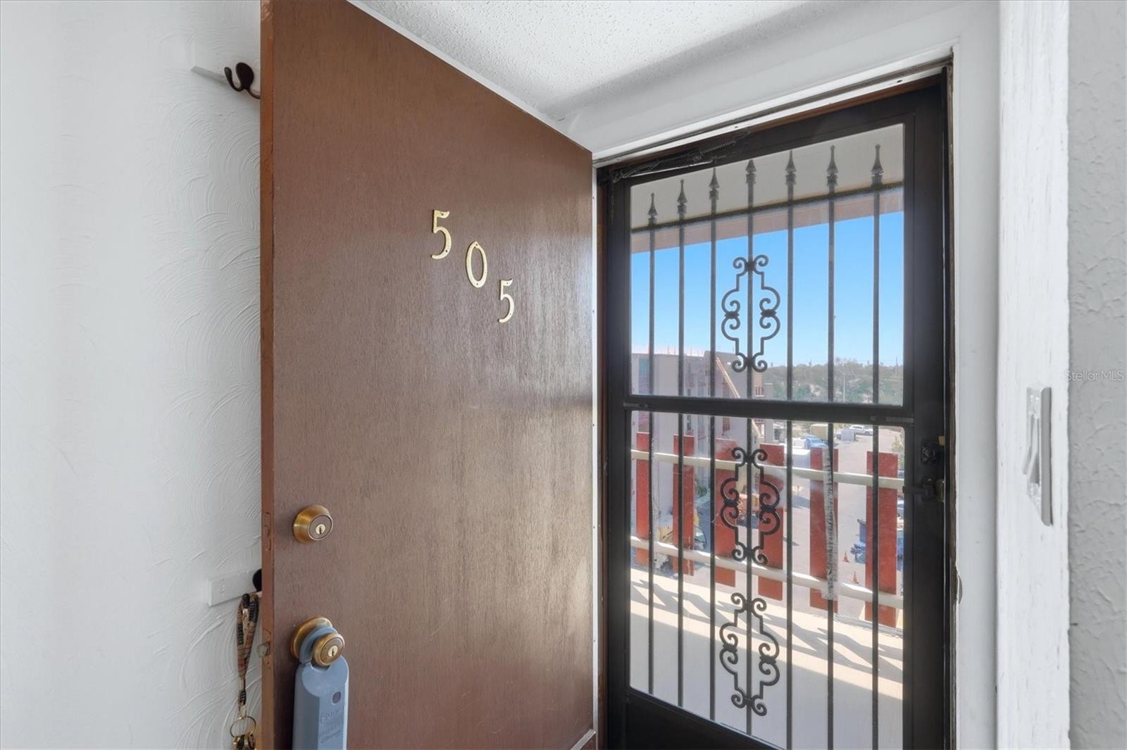 4137 LAKE BAYSHORE DR #C505