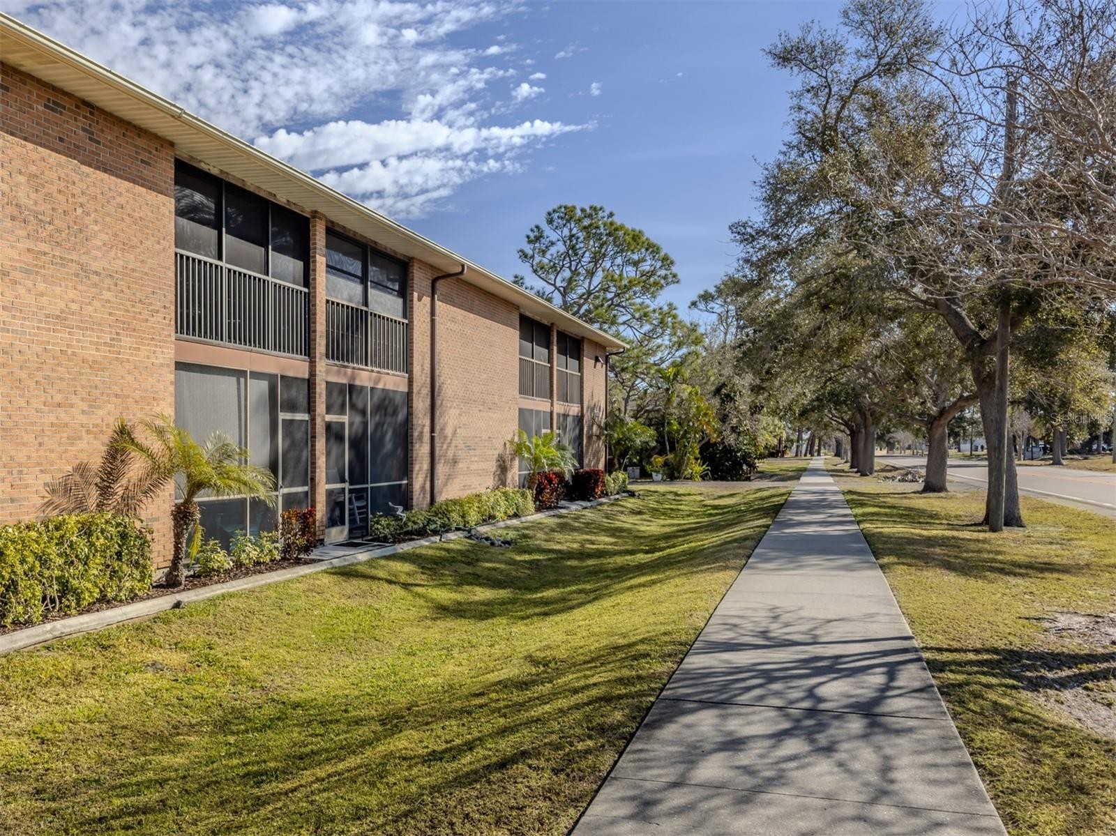 217 AIRPORT AVE W #216