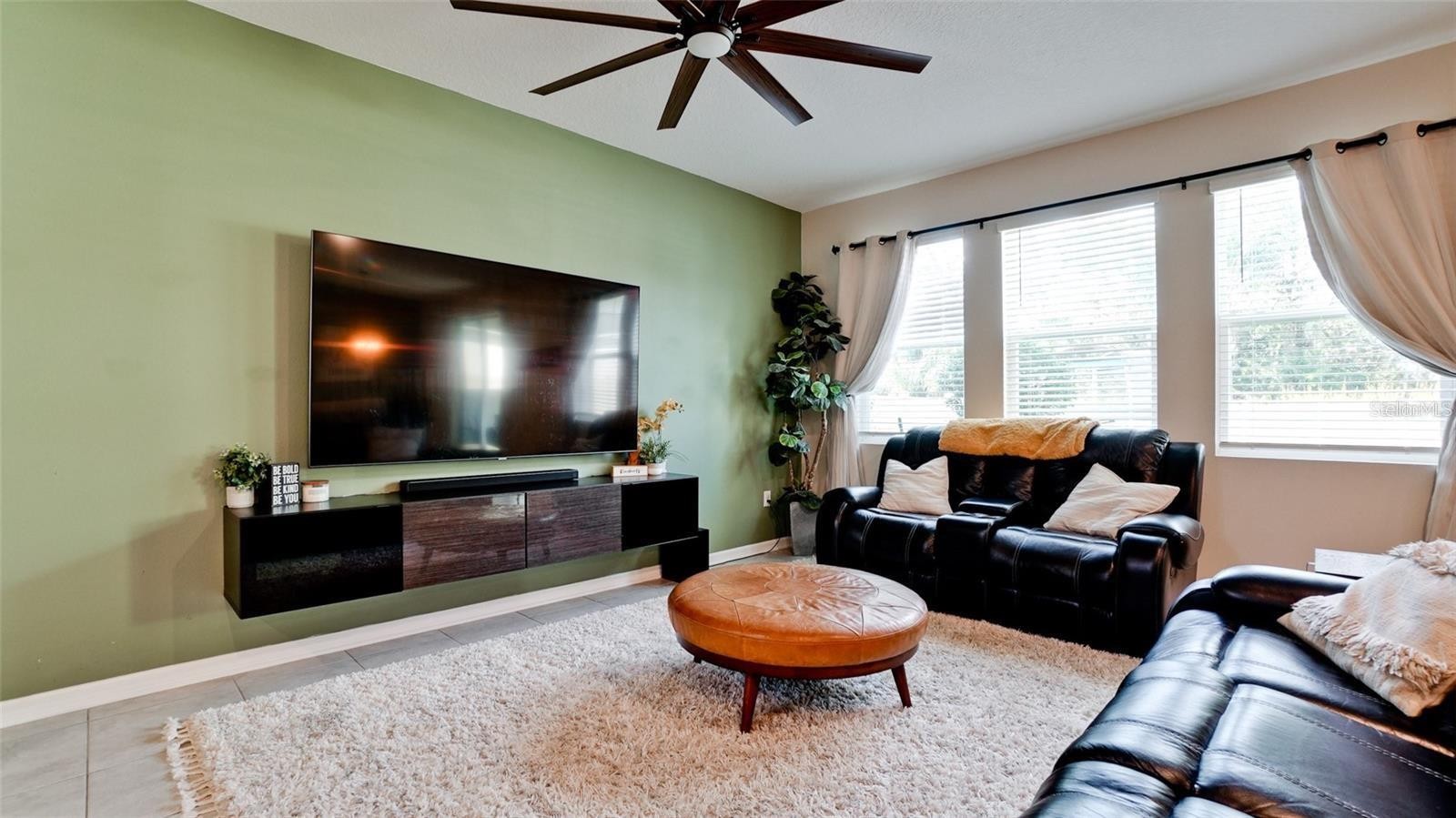 5517 LOS ROBLES CT