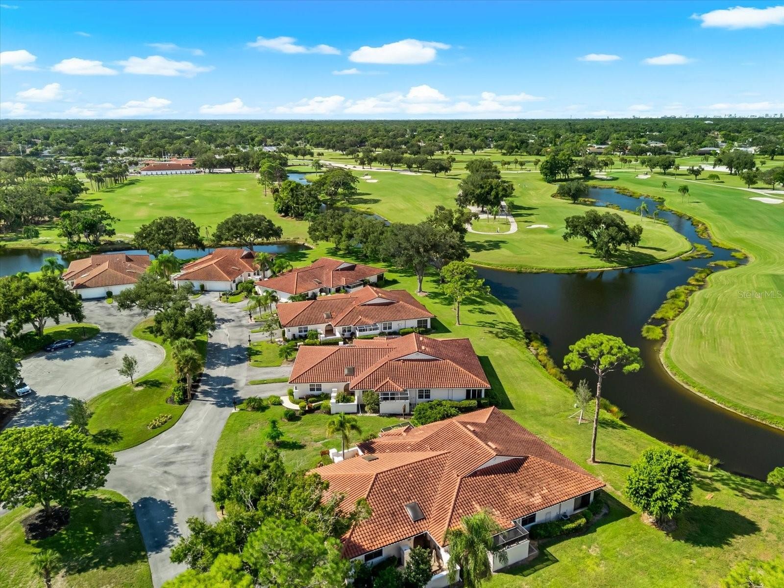 7306 GOLF POINTE CIR